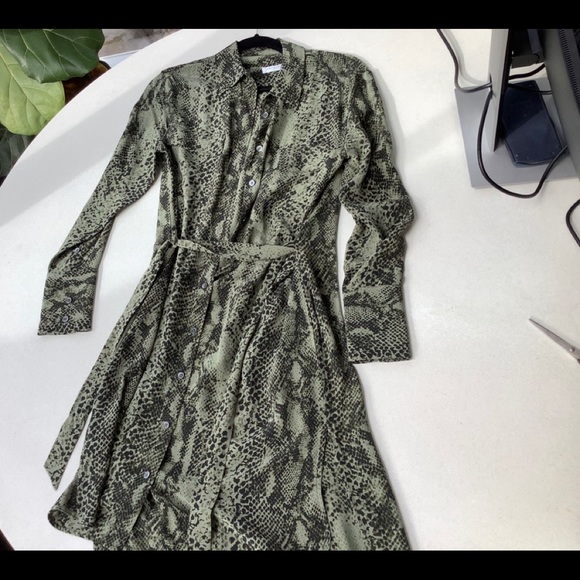 Robe ALEXIS - Imprimé Serpent (Snake Print) - Taille M (Medium) - Verte - Style Mini - Occasion Très Bon état